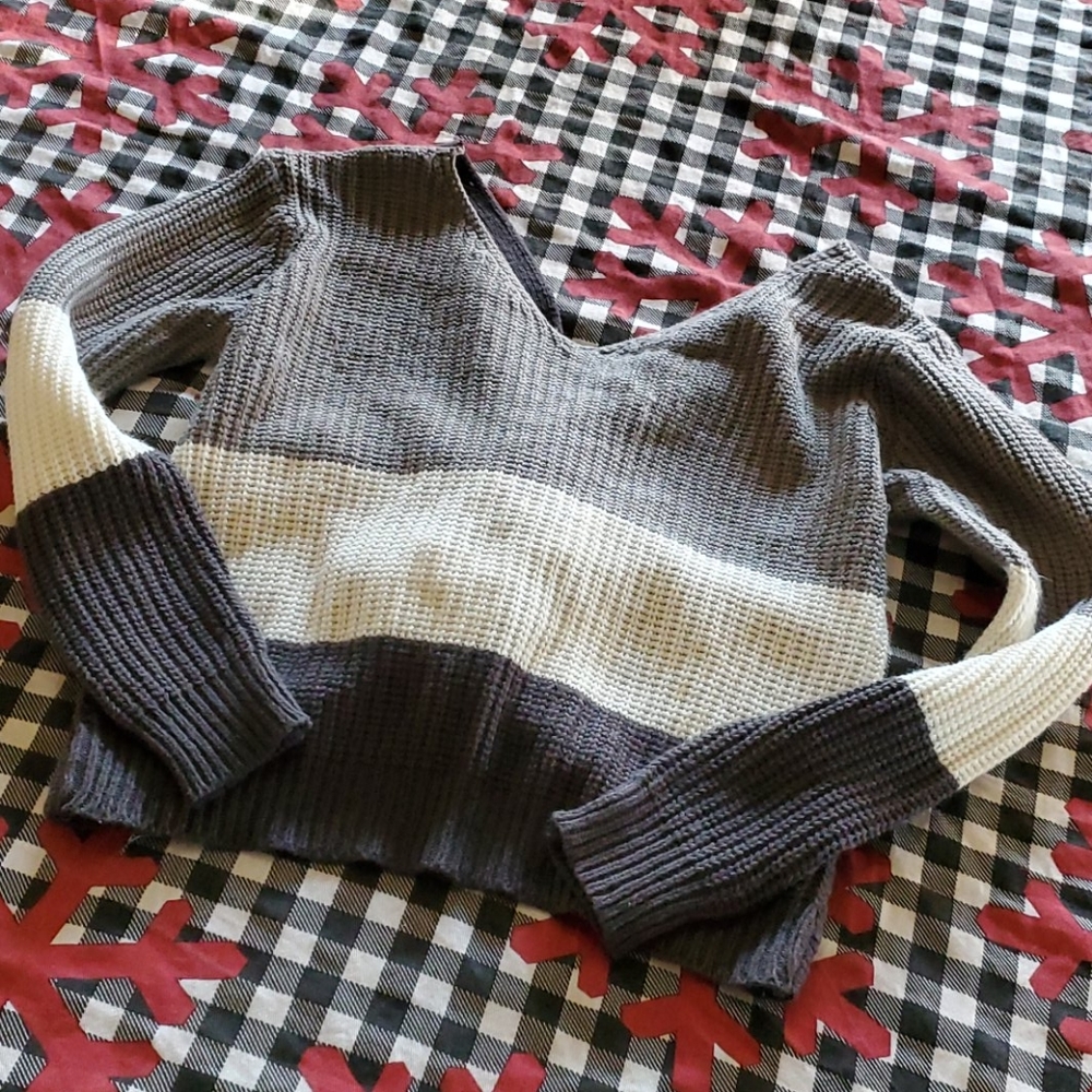Beautiful crop sweater